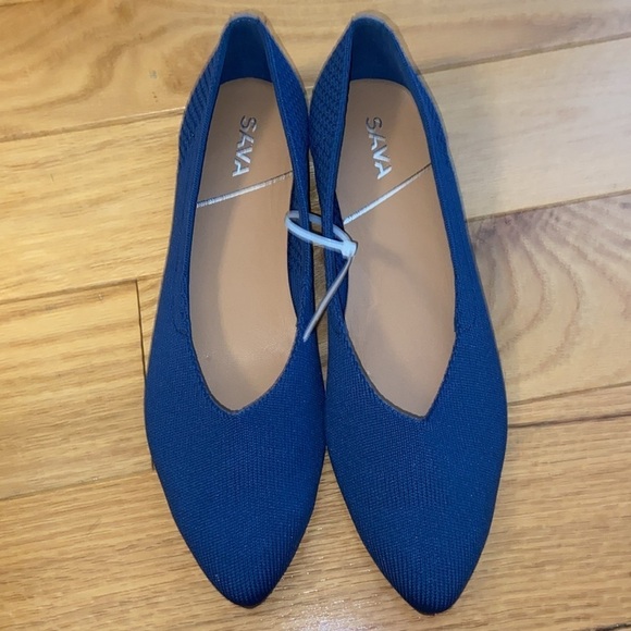 NEW Sava Lea Pointed Toe Ballerina Shoe in size 39/US 9, new without box - Picture 3 of 7